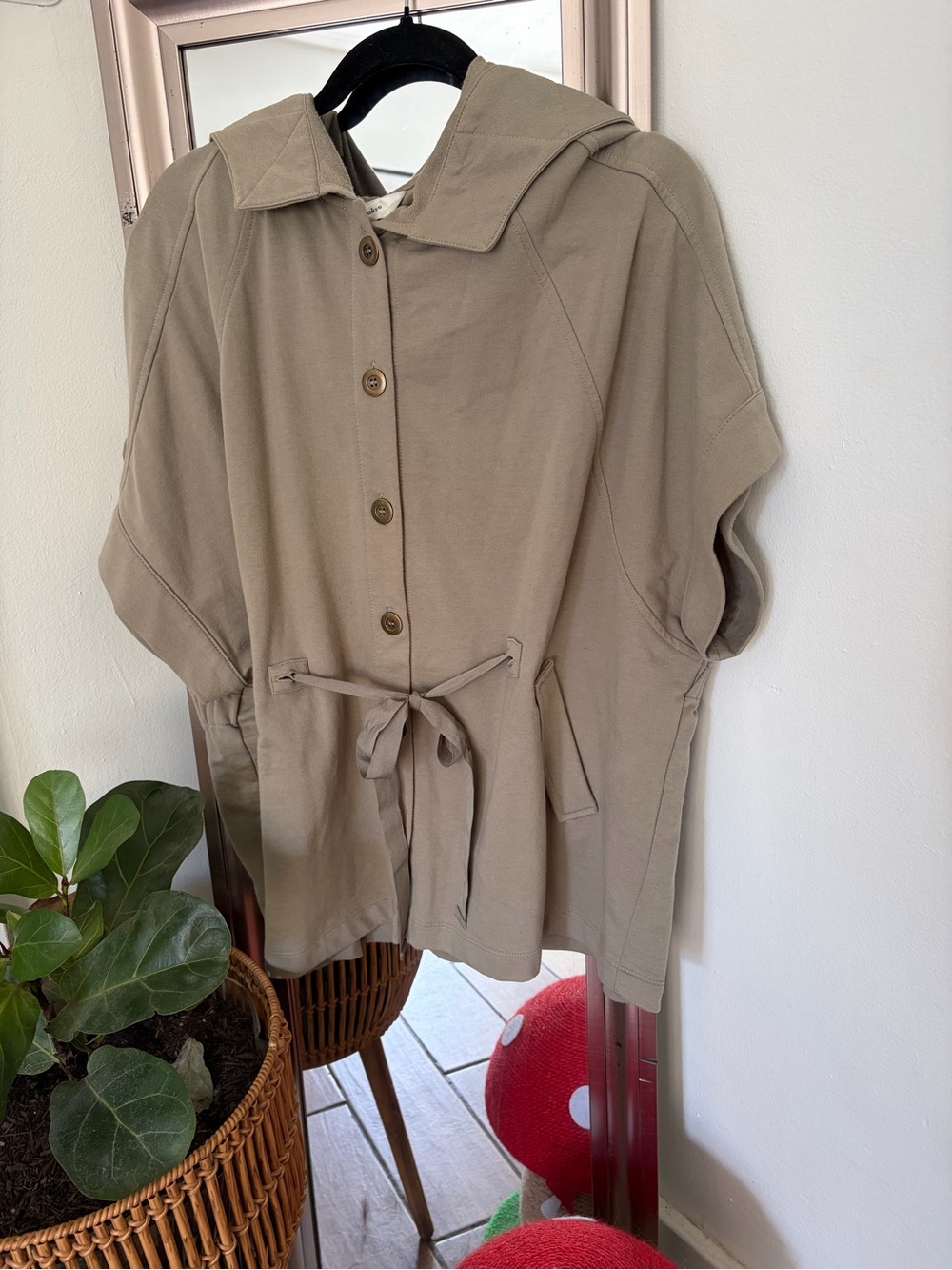 C.J. Banks Women’s Size X Sage Hooded Button-Front Tie-Waist Top